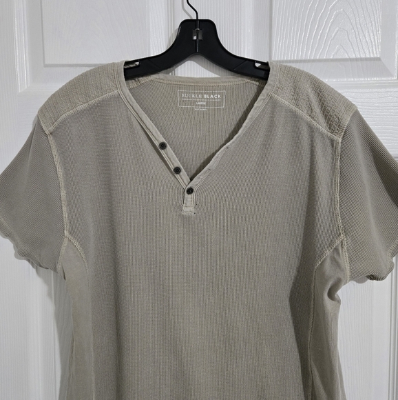 Buckle Black Men's Athleisure Shirt Size Large Short Sleeve Tan Short Sleeve - Picture 4 of 13